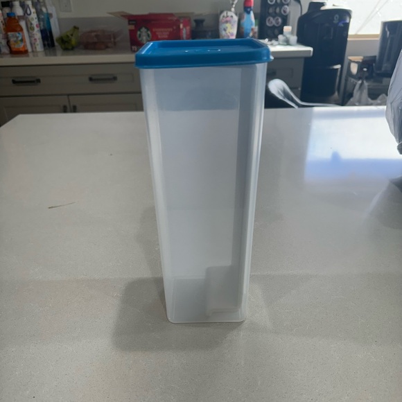 Cheese container - Picture 1 of 1